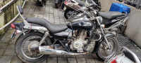 Black Bajaj Avenger 220 DTS-i