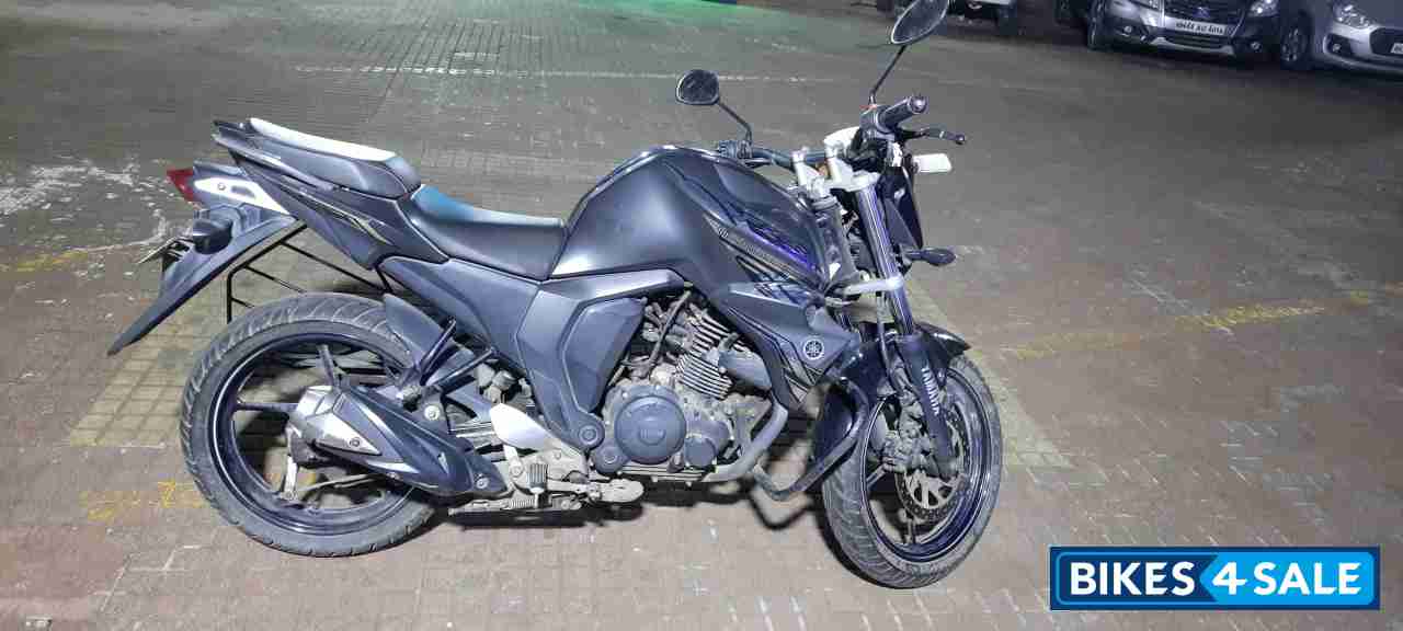 Matt Black Yamaha FZ-S FI V2