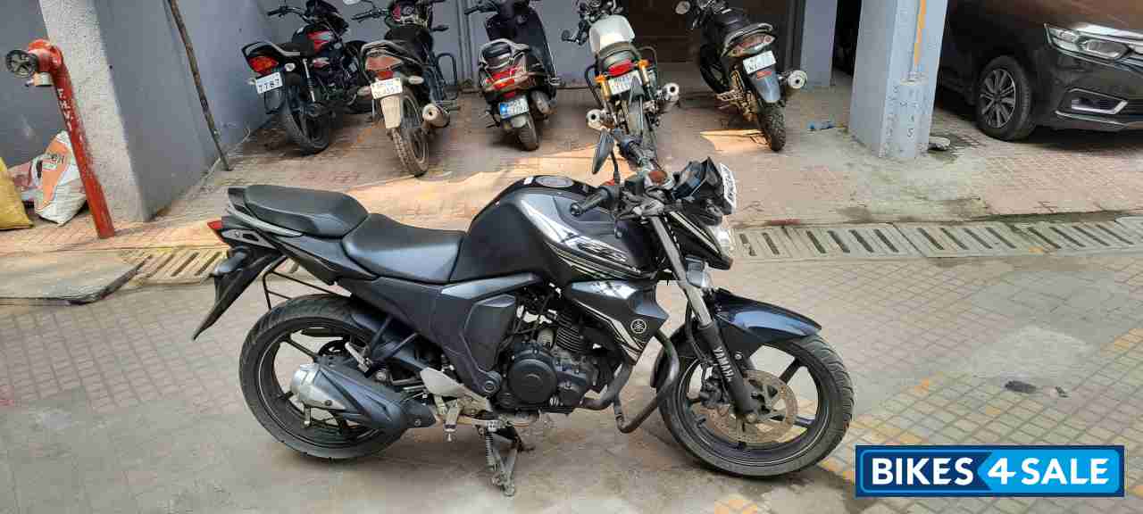 Matt Black Yamaha FZ-S FI V2