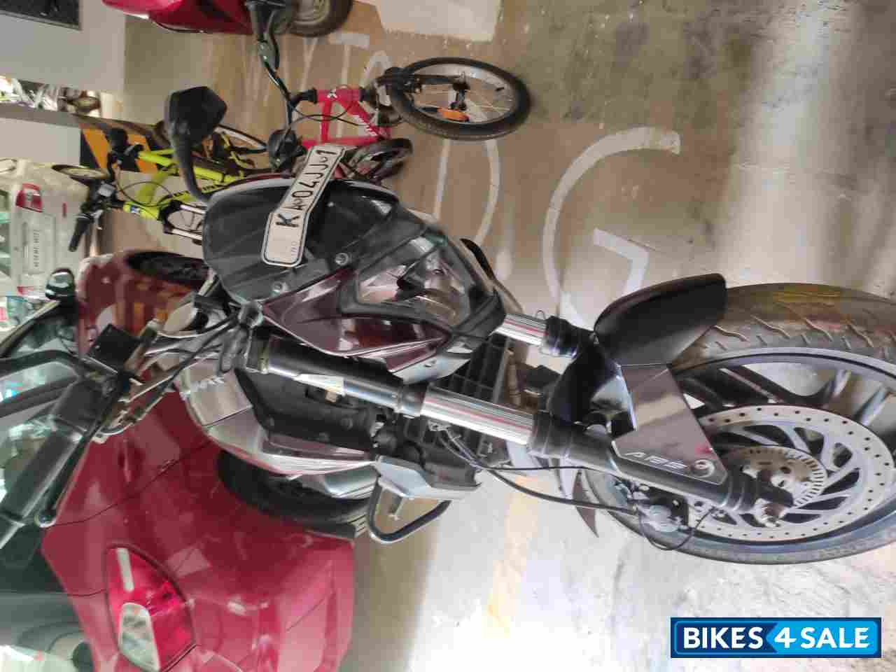 Bajaj Dominar 400 Disc