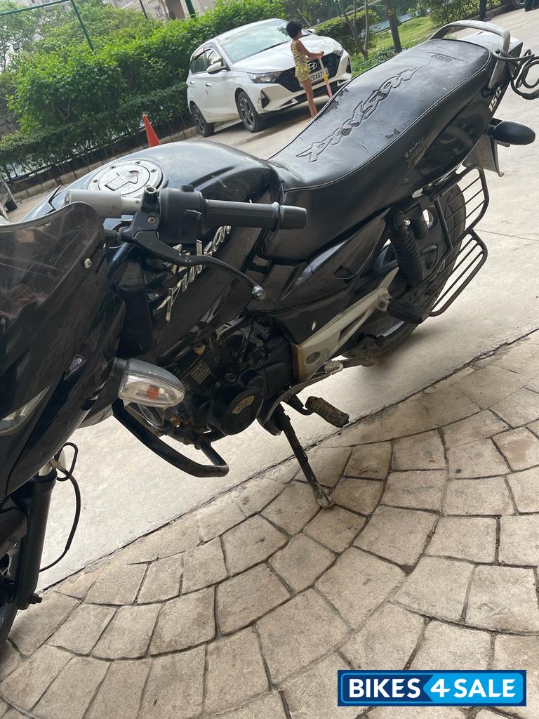 Black Bajaj Pulsar 150