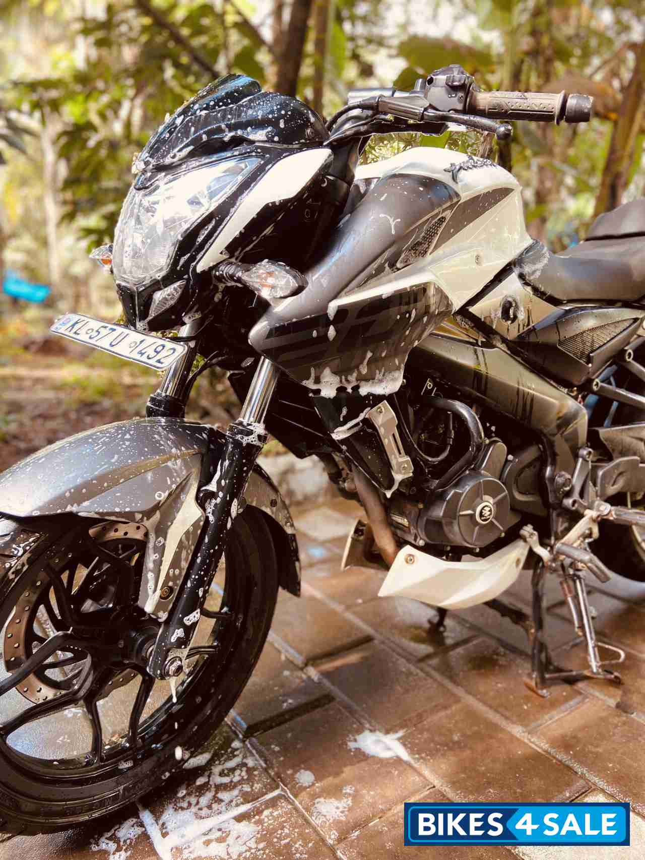 Bajaj Pulsar 200 NS