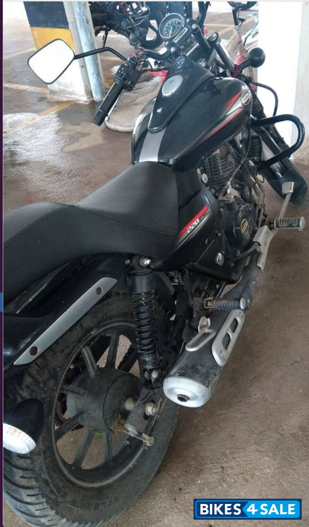 Black Bajaj Avenger Street 220 Black Bajaj Avenger Street 220