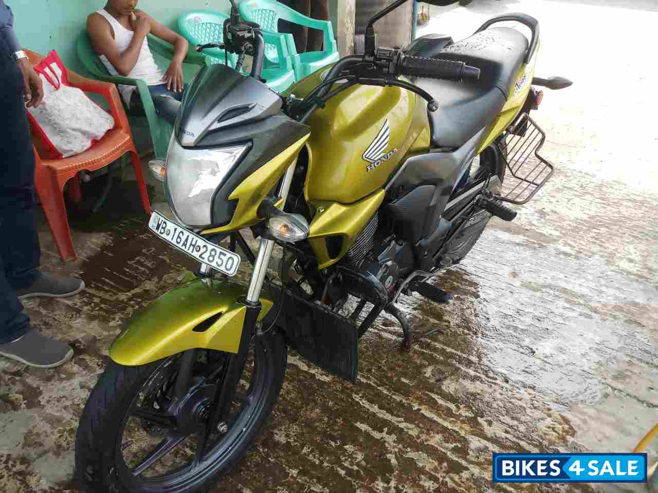 Golden Honda CB Trigger