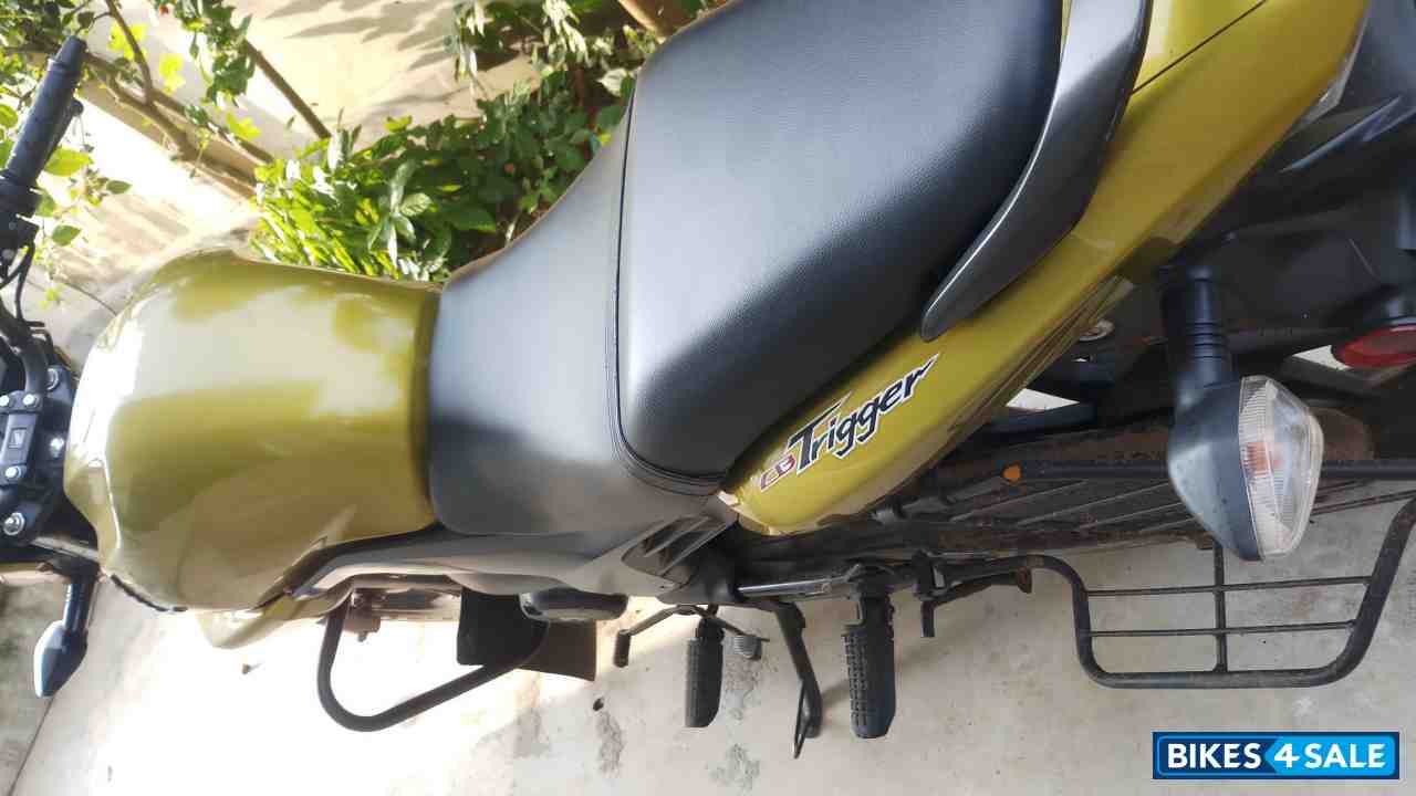 Golden Honda CB Trigger