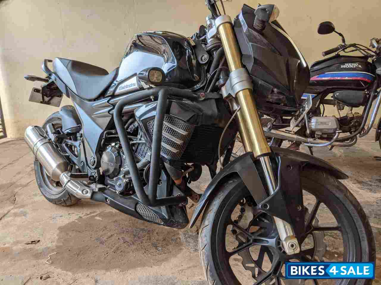 Black Mahindra Mojo XT 300