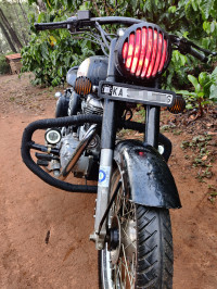 Black Royal Enfield Classic 500