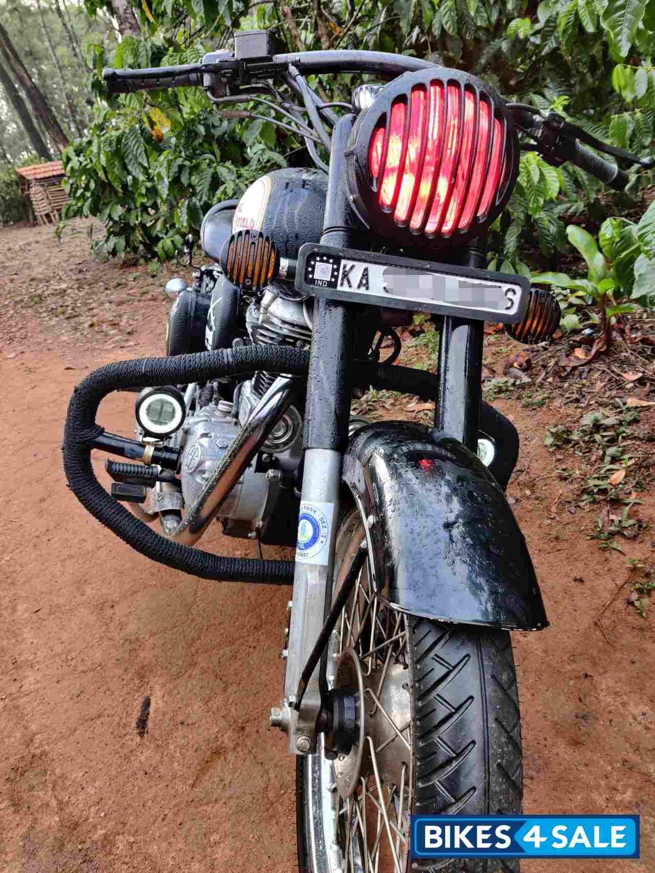 Black Royal Enfield Classic 500