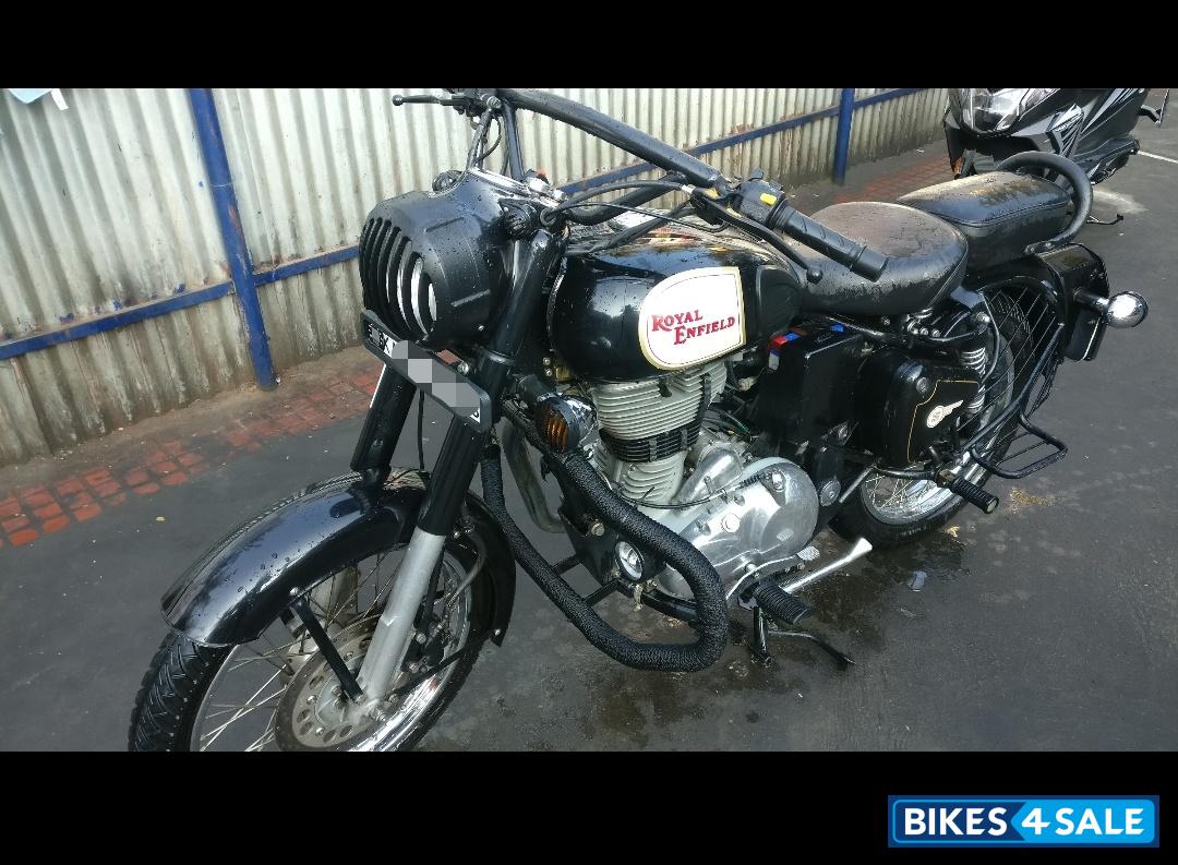 Black Royal Enfield Classic 500
