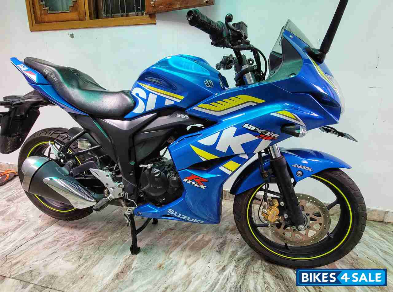 Blue Suzuki Gixxer SF Fi Blue Suzuki Gixxer SF Fi