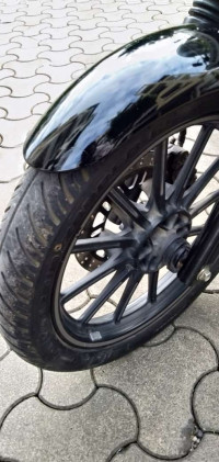 Bajaj Avenger Street 180