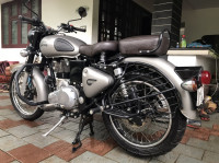 Grey Royal Enfield Classic Gunmetal Grey