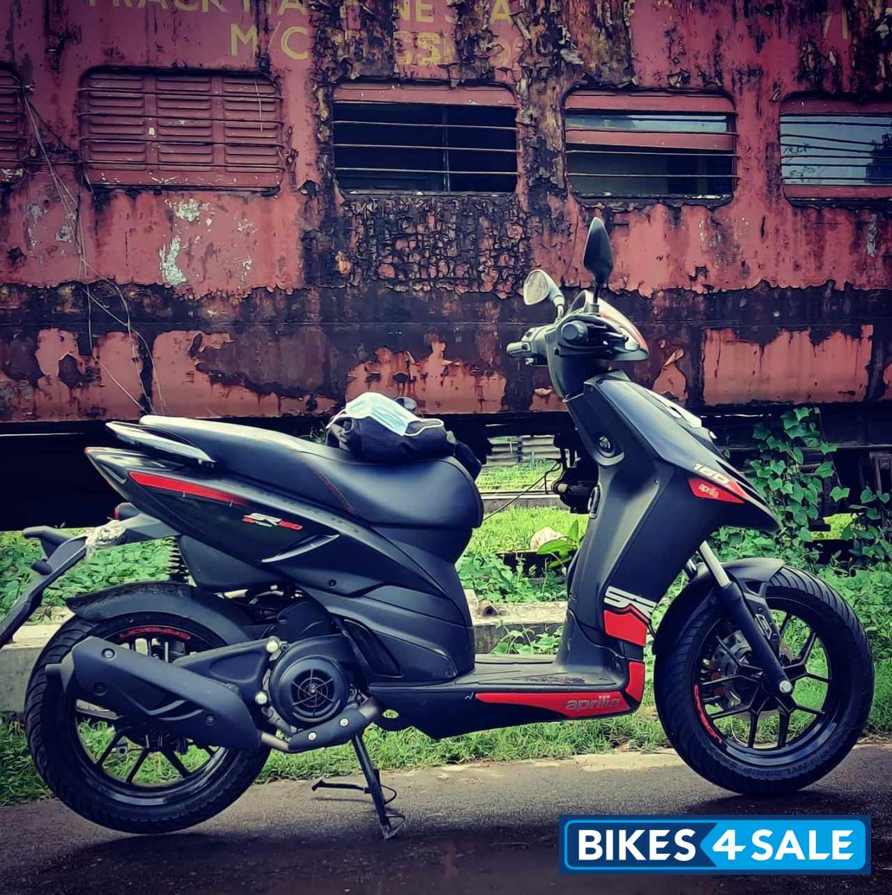 Red & Black Aprilia SR 160 Carbon ABS