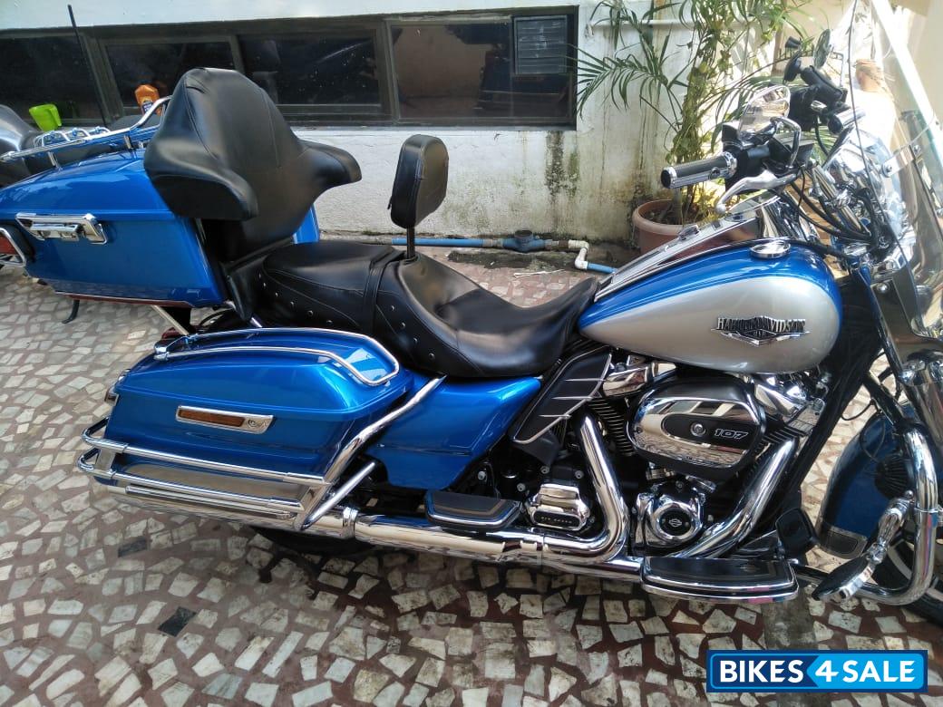 Electric Blue Harley Davidson Road King