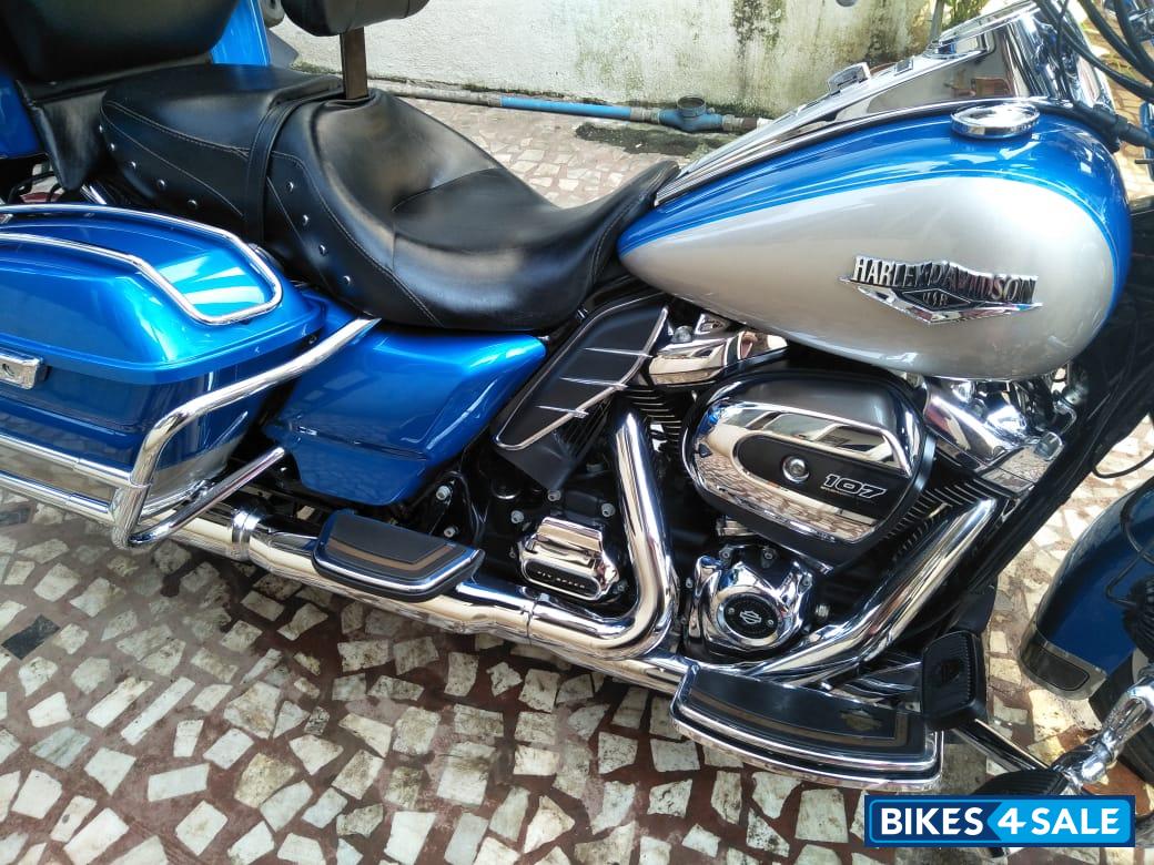 Electric Blue Harley Davidson Road King