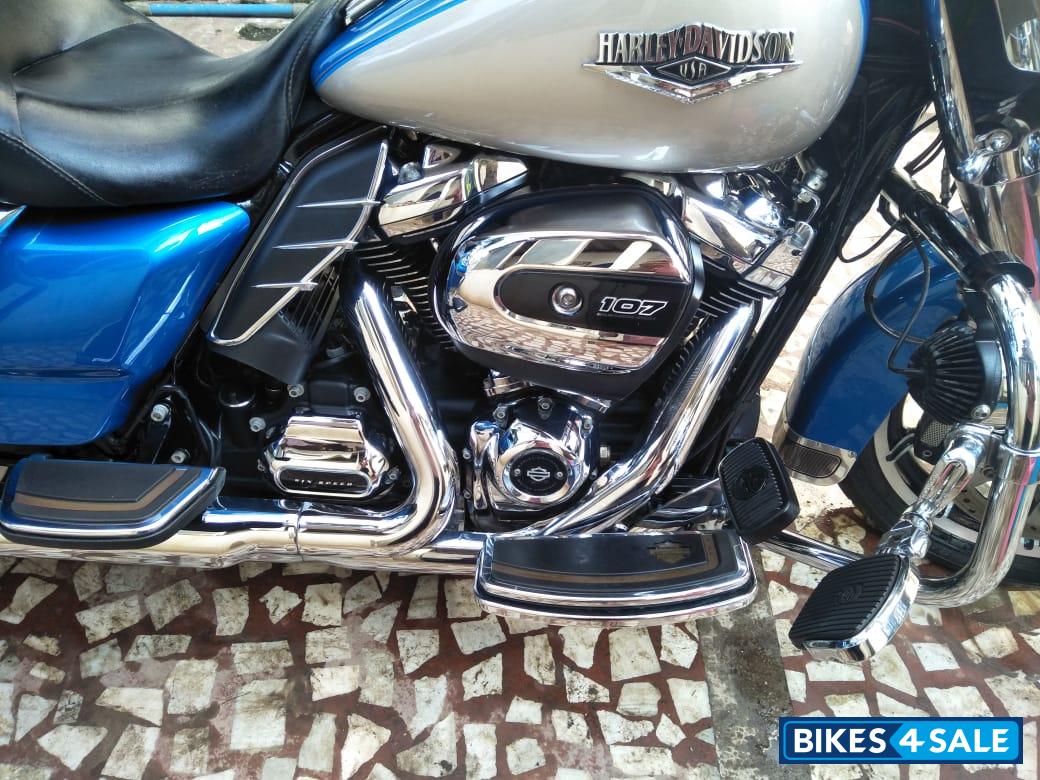 Electric Blue Harley Davidson Road King
