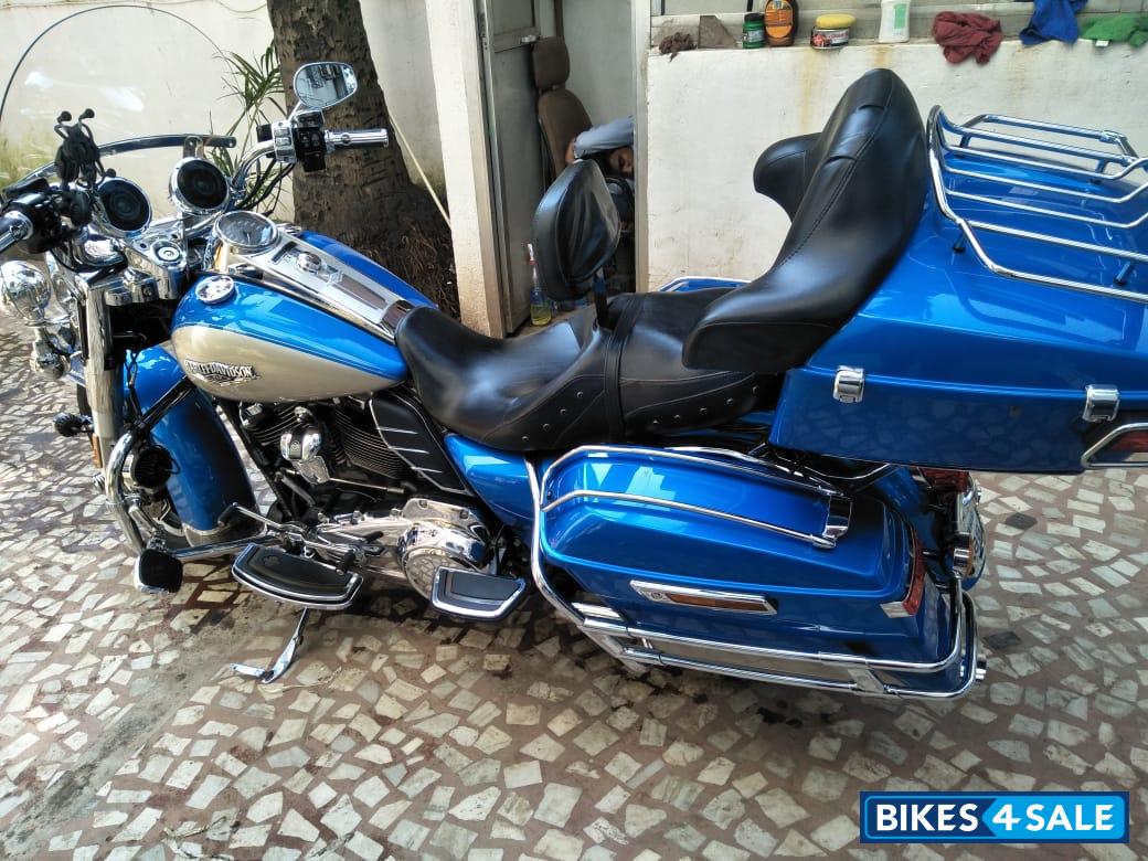 Electric Blue Harley Davidson Road King