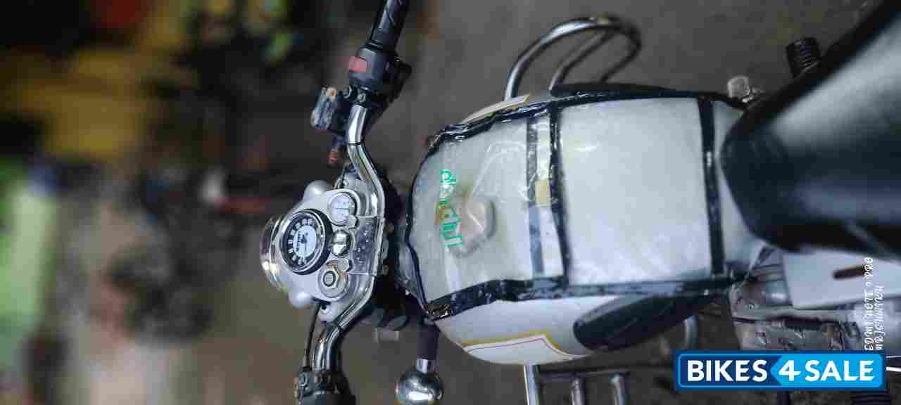 Silver Royal Enfield Classic 350