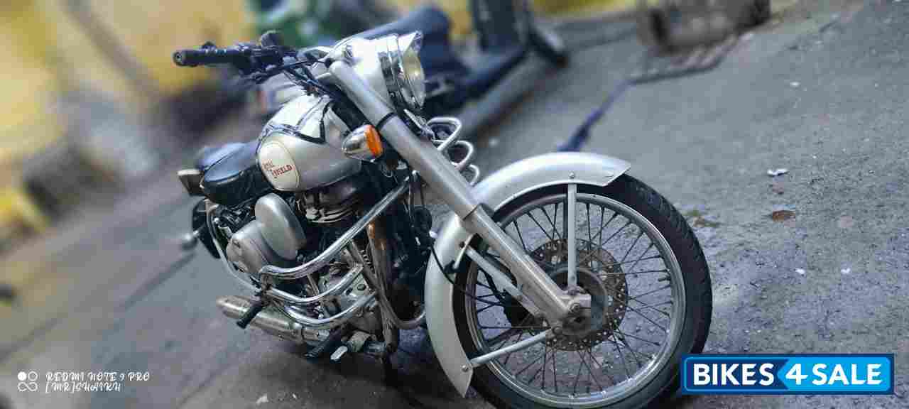 Silver Royal Enfield Classic 350 Silver Royal Enfield Classic 350
