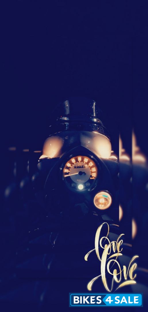 Silver Royal Enfield Classic 350 Silver Royal Enfield Classic 350