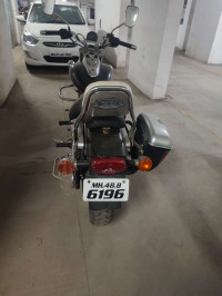 Black Bajaj Avenger 220 DTS-i