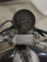 Black Bajaj Avenger 220 DTS-i