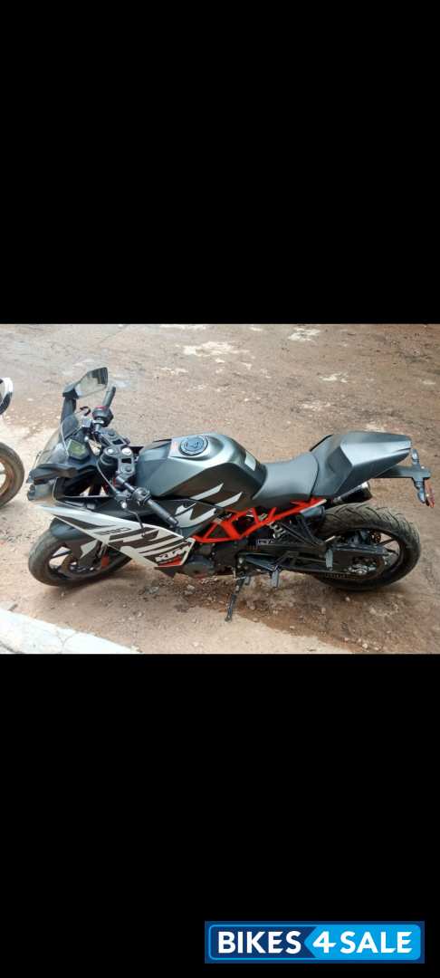 Dark Gal Vano KTM RC 390 2020