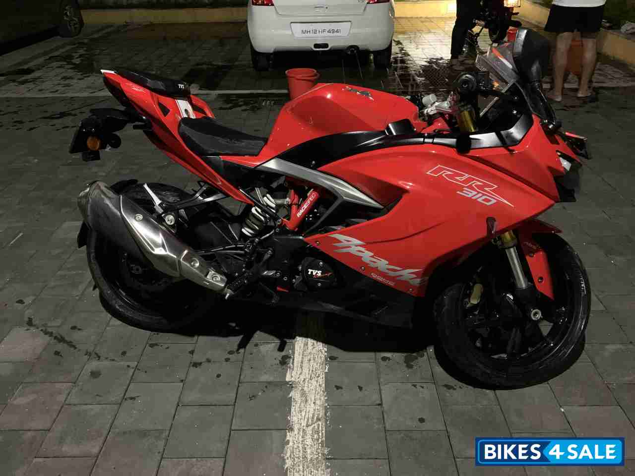 Red TVS Apache RR 310 2020