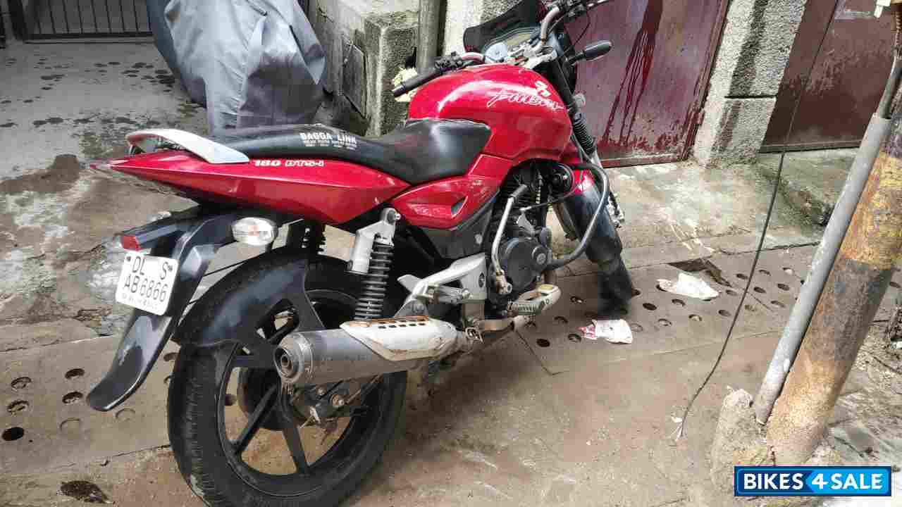 Bajaj Pulsar 180