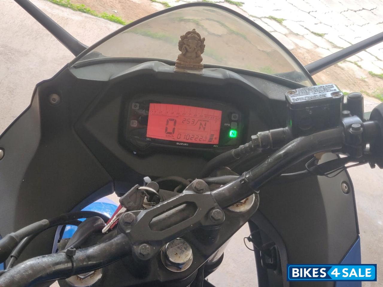 Blue Suzuki Gixxer SF