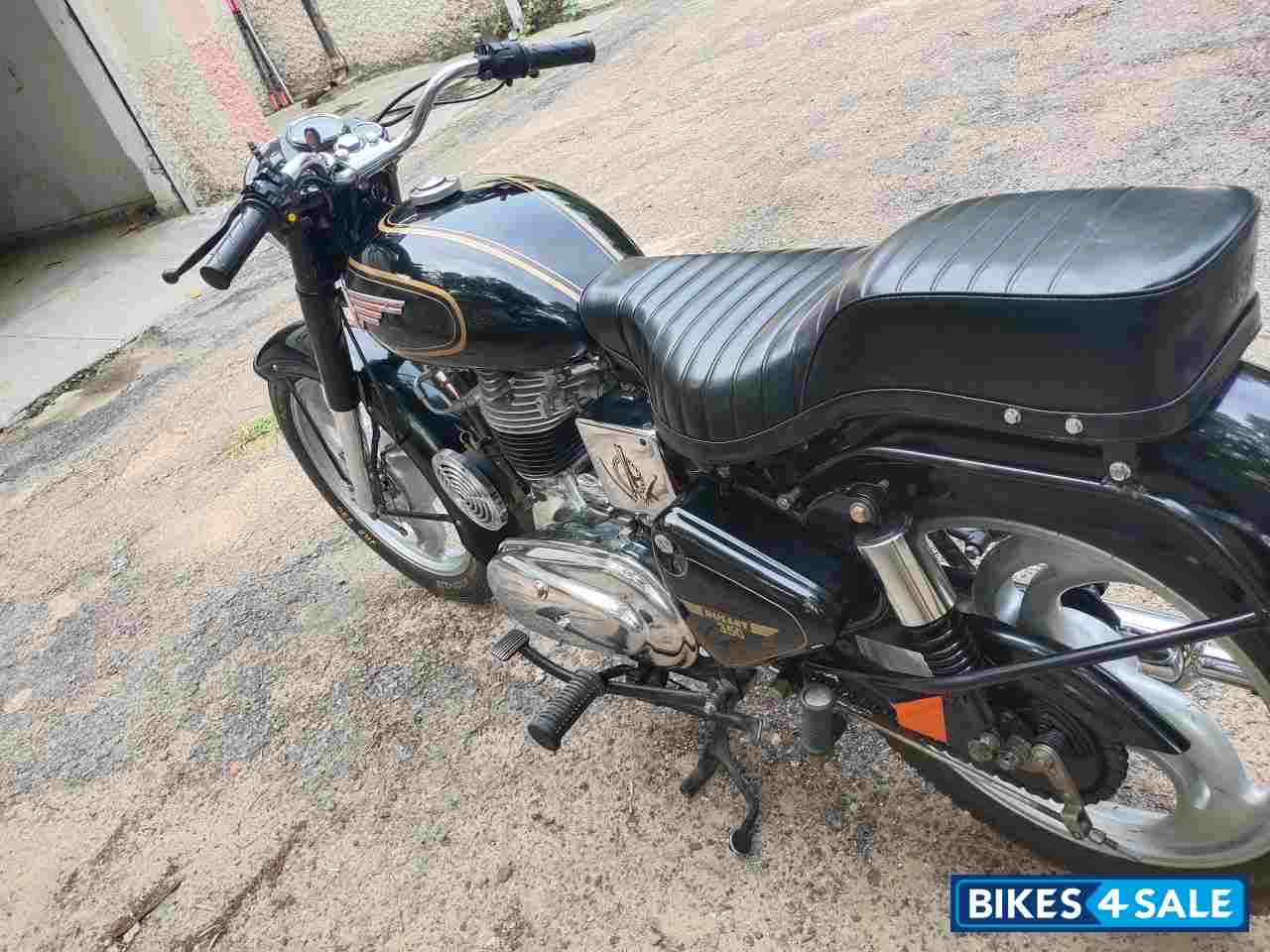 Black Royal Enfield Bullet Standard 350 Black Royal Enfield Bullet Standard 350