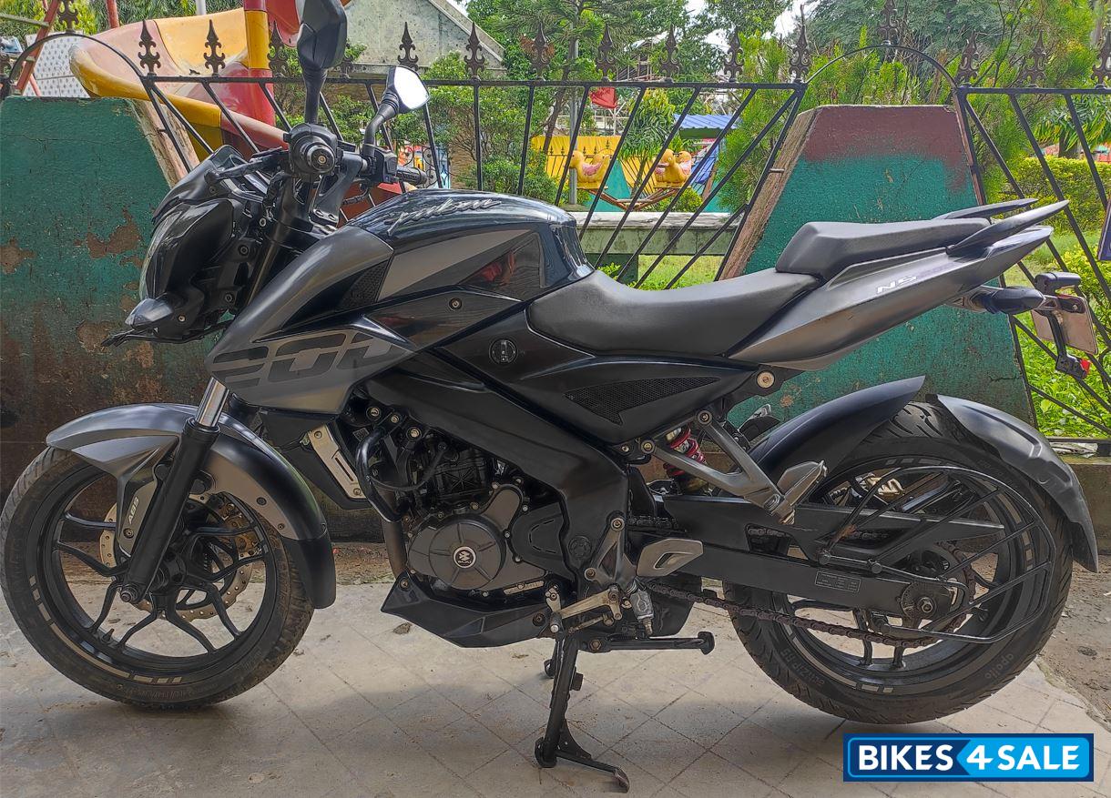 Black Bajaj Pulsar 200 NS ABS