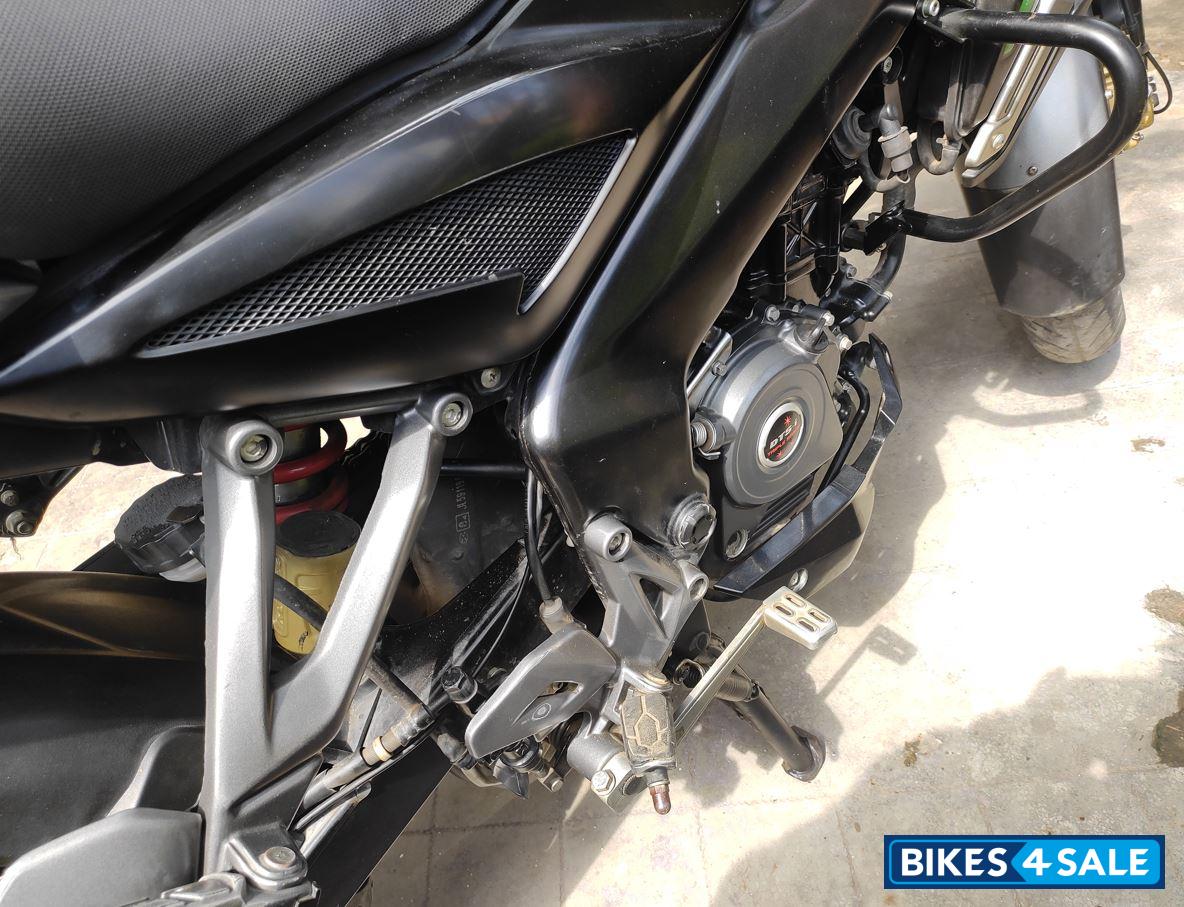 Black Bajaj Pulsar 200 NS ABS