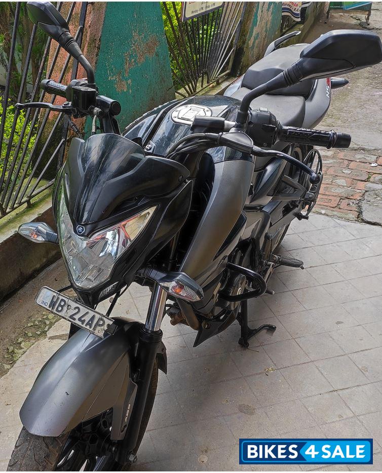 Black Bajaj Pulsar 200 NS ABS