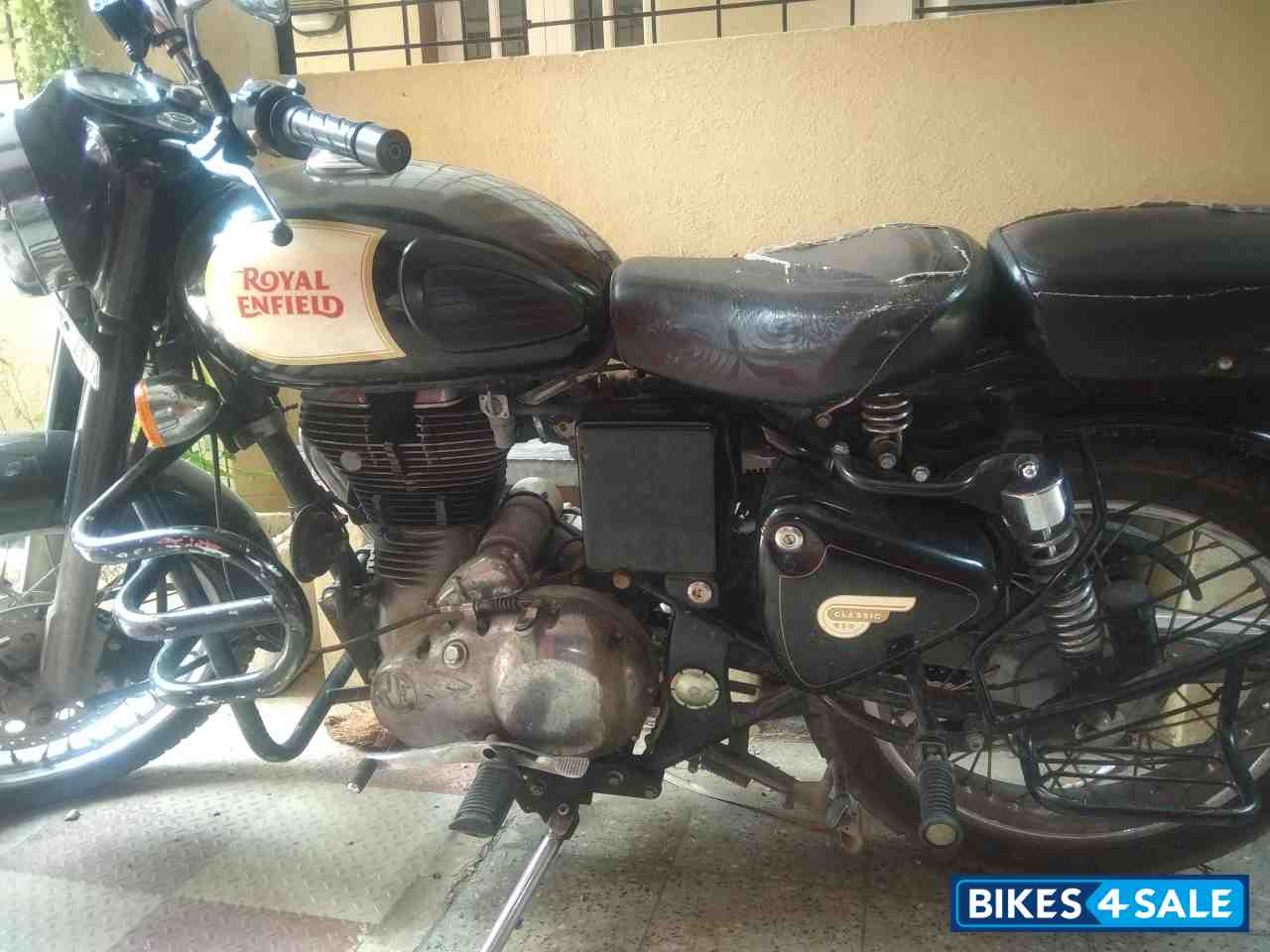 Black Royal Enfield Classic 350