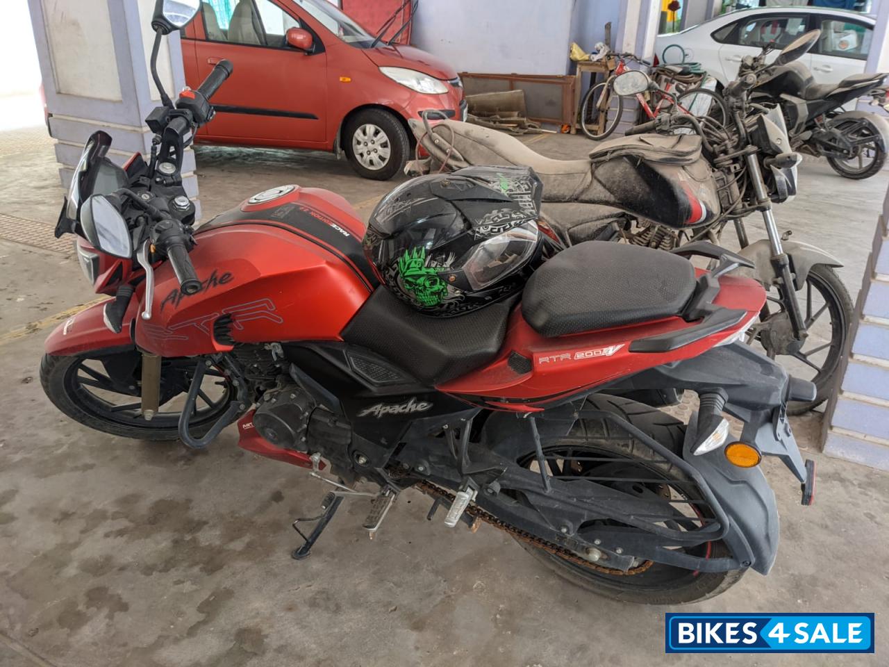 TVS Apache RTR 200 4V ABS