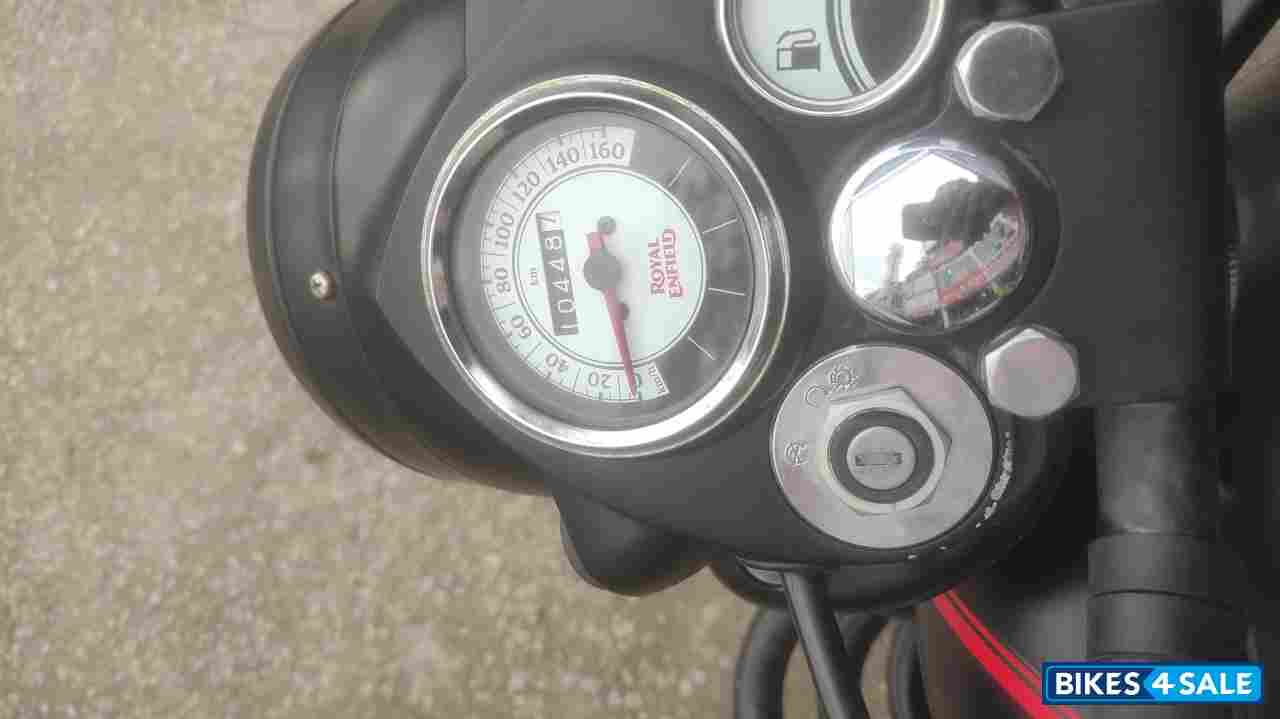 Stealth Black Royal Enfield Classic Stealth Black