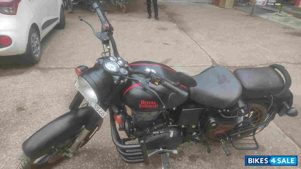 Stealth Black Royal Enfield Classic Stealth Black
