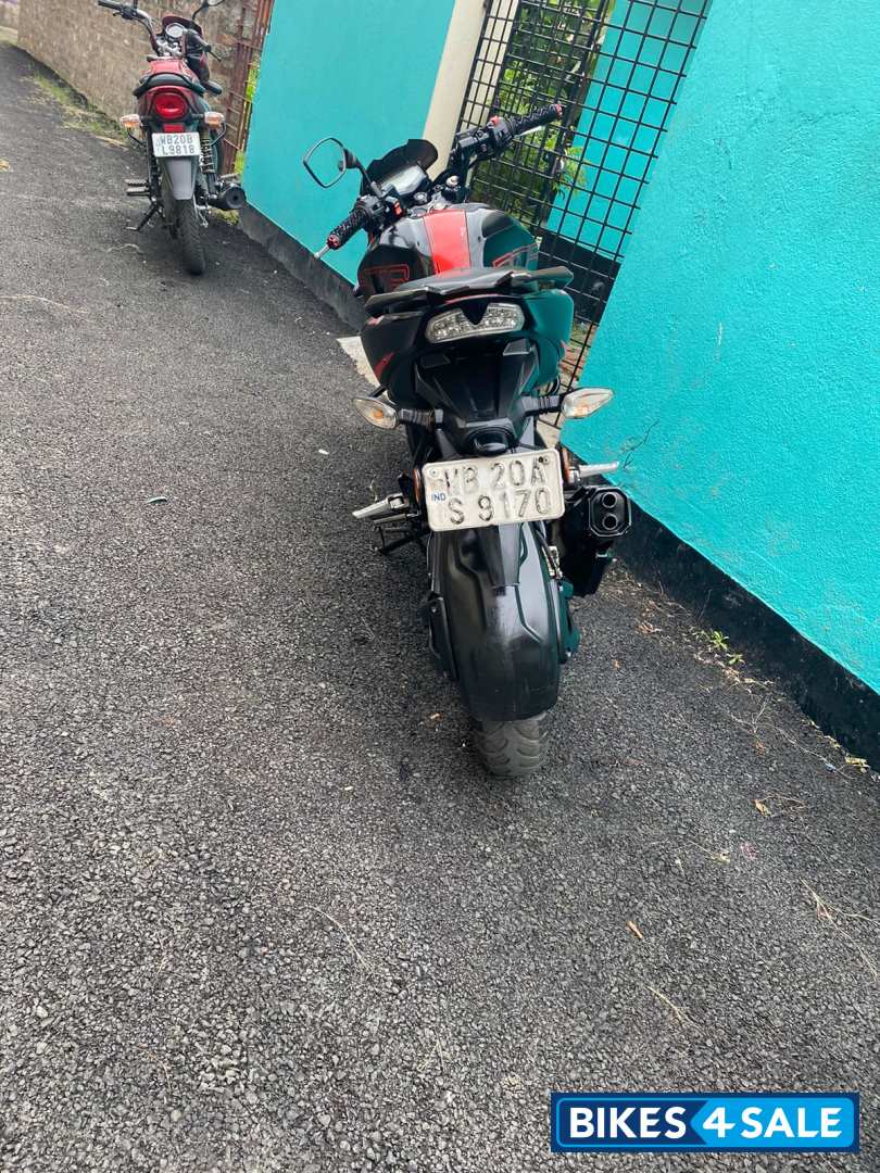 Red TVS Apache RTR 200 4V