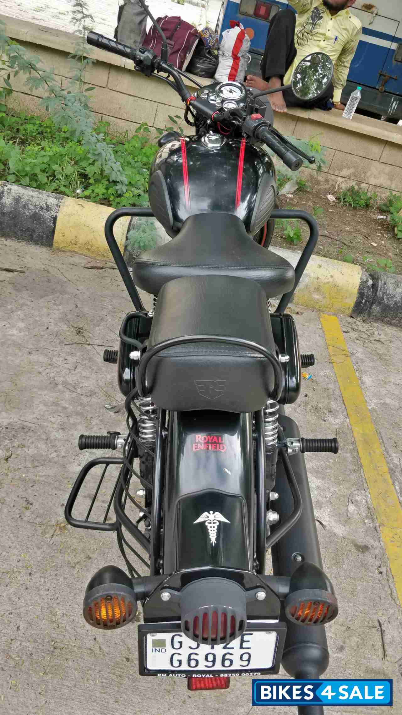 Shealth Black Royal Enfield Classic Stealth Black