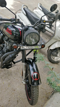 Shealth Black Royal Enfield Classic Stealth Black