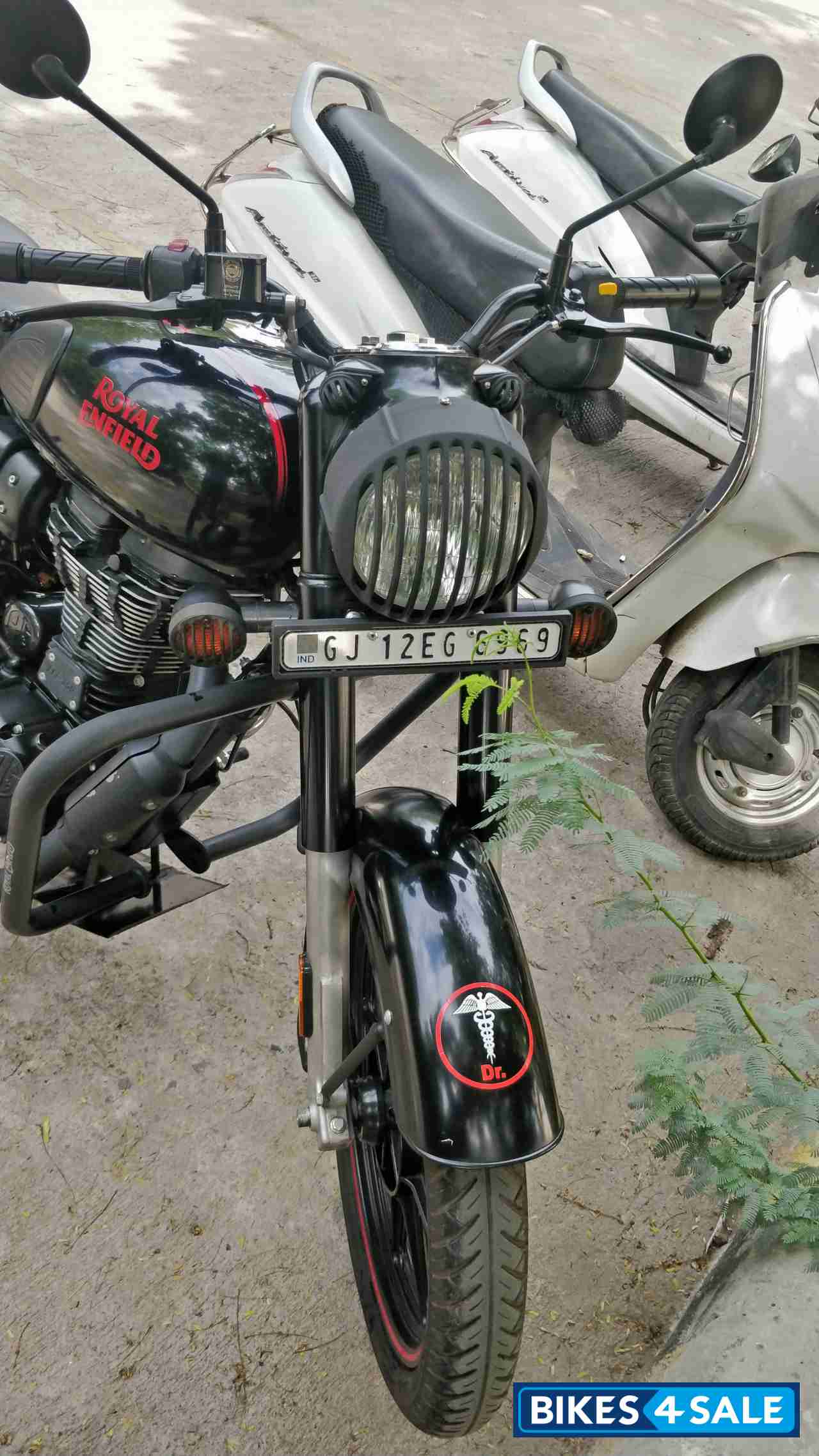 Shealth Black Royal Enfield Classic Stealth Black