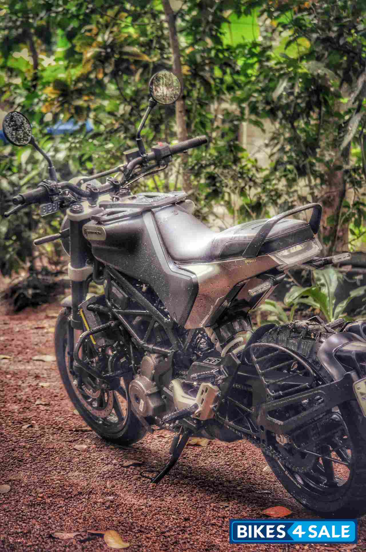 Dark Galvano Matt Husqvarna Svartpilen 250 2020