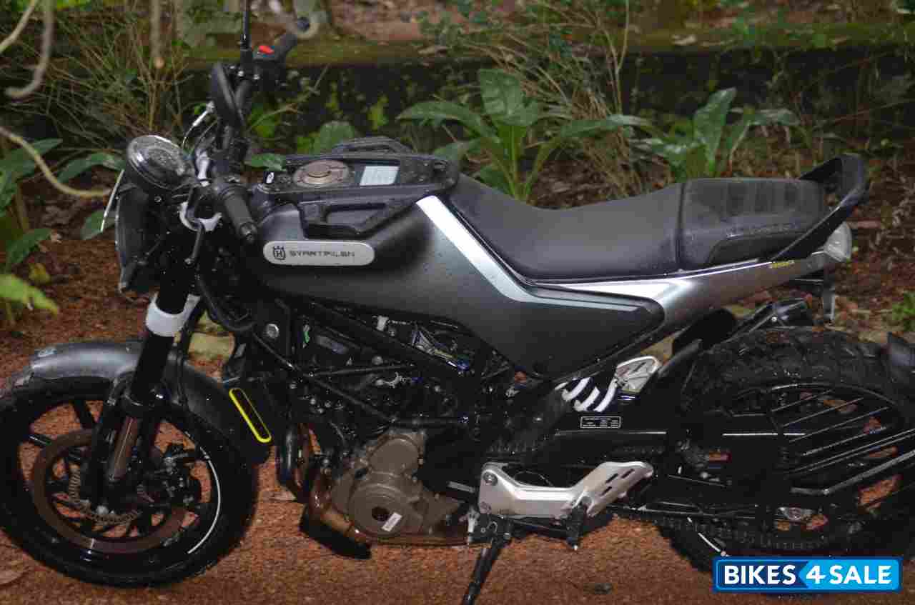 Dark Galvano Matt Husqvarna Svartpilen 250 2020