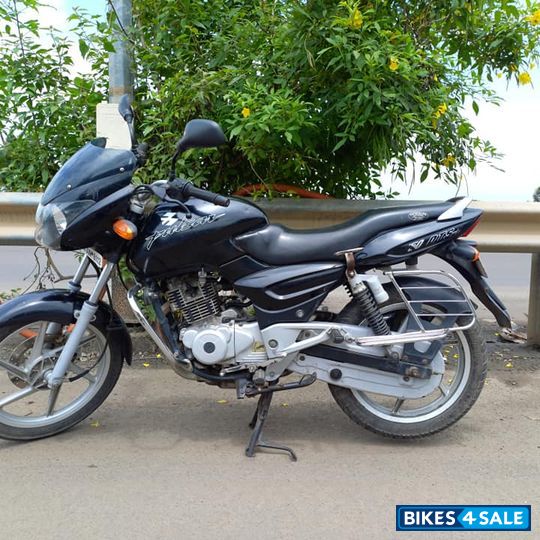 Black Bajaj Pulsar 150