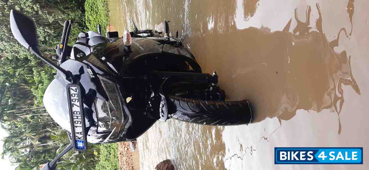 Black Suzuki Gixxer Gixxer SF FI ABS