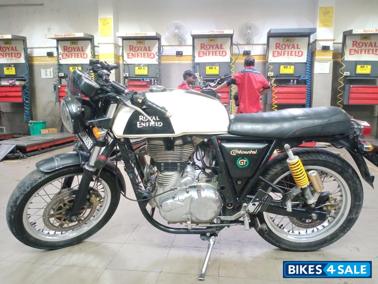 White Royal Enfield Continental GT 535