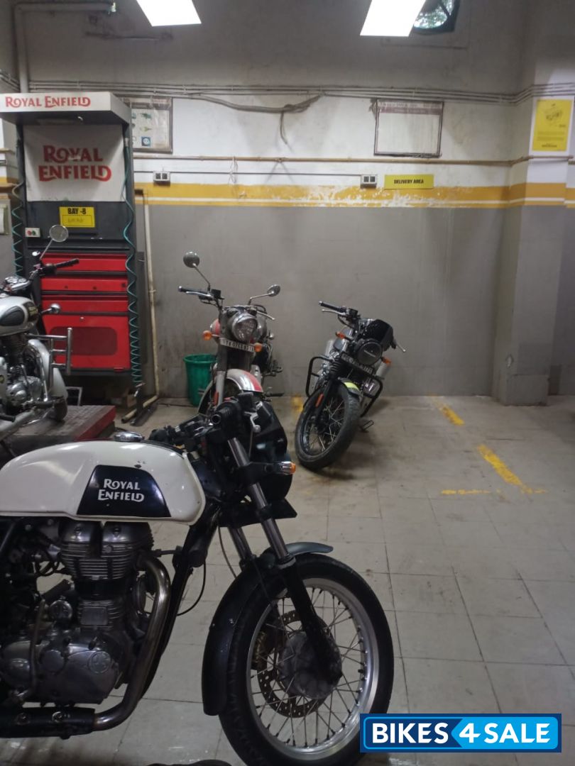 White Royal Enfield Continental GT 535