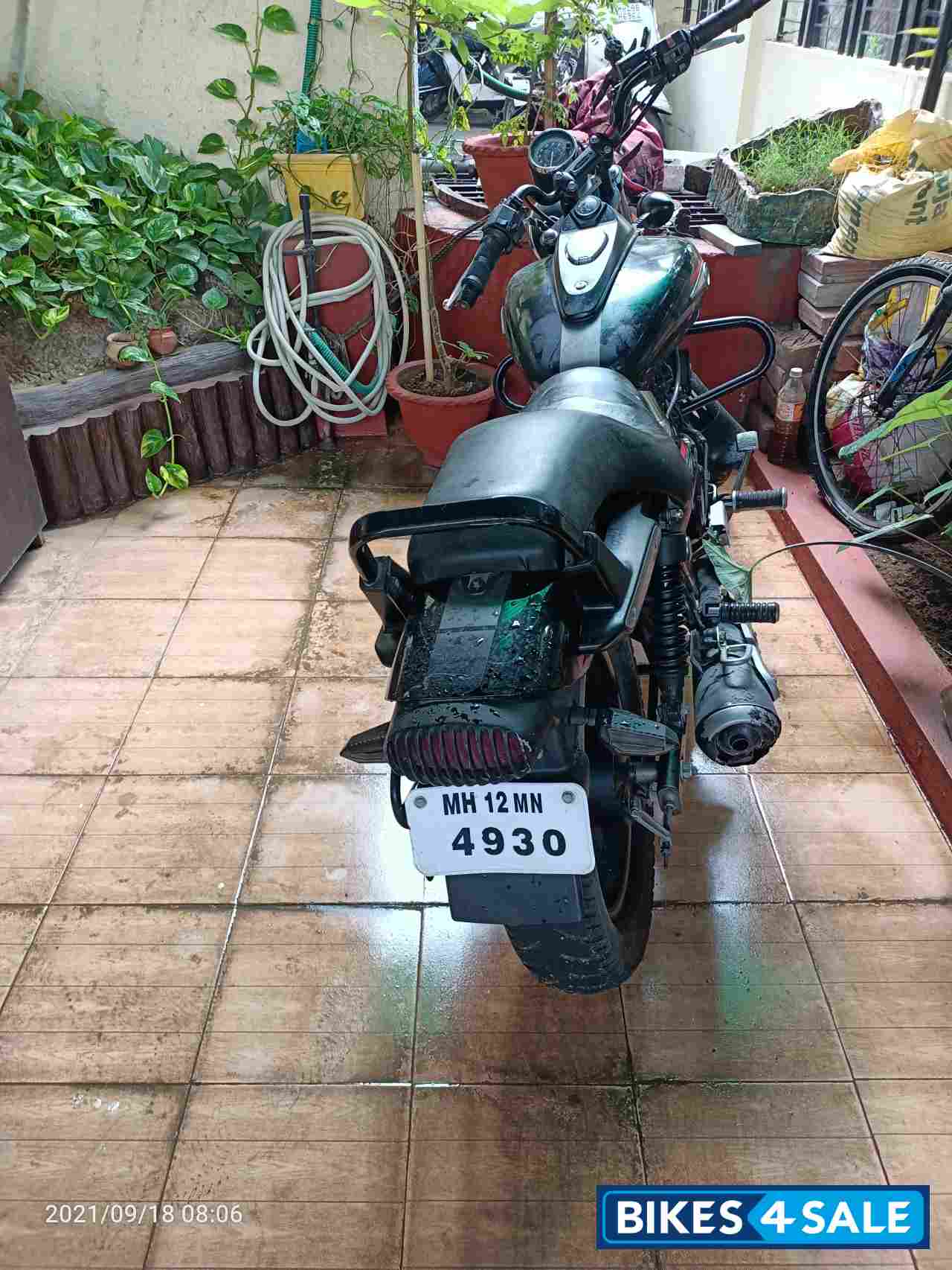 Black Bajaj Avenger