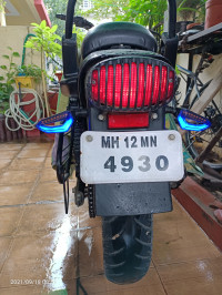 Black Bajaj Avenger